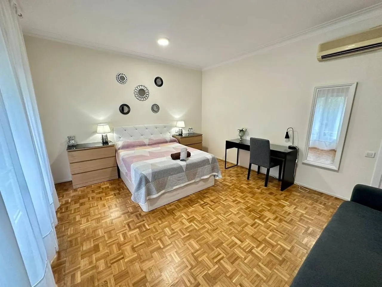 Bed & Breakfast Alojamiento Villarro Barcelona Spain