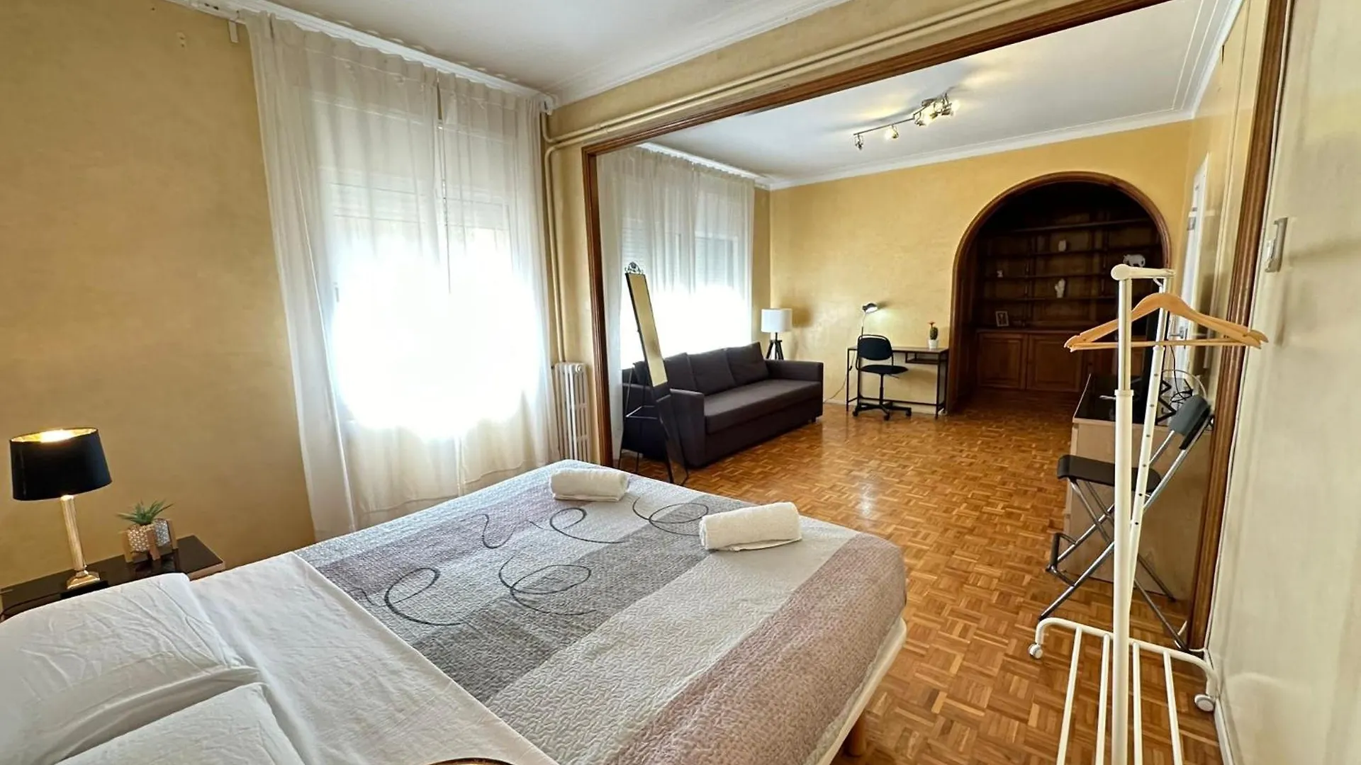 Bed & Breakfast Alojamiento Villarro Barcelona